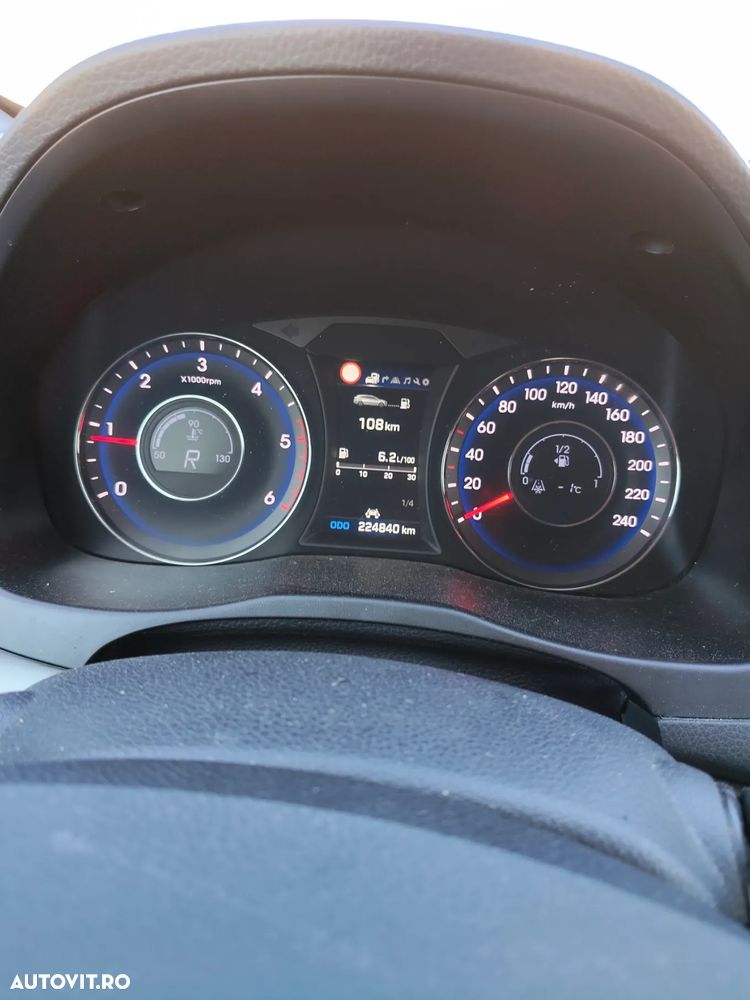 Hyundai i40 Kombi 1.7 CRDi DCT Premium - 20