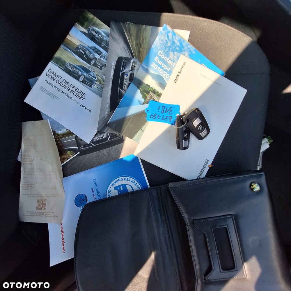 BMW Seria 3 318i Touring - 6