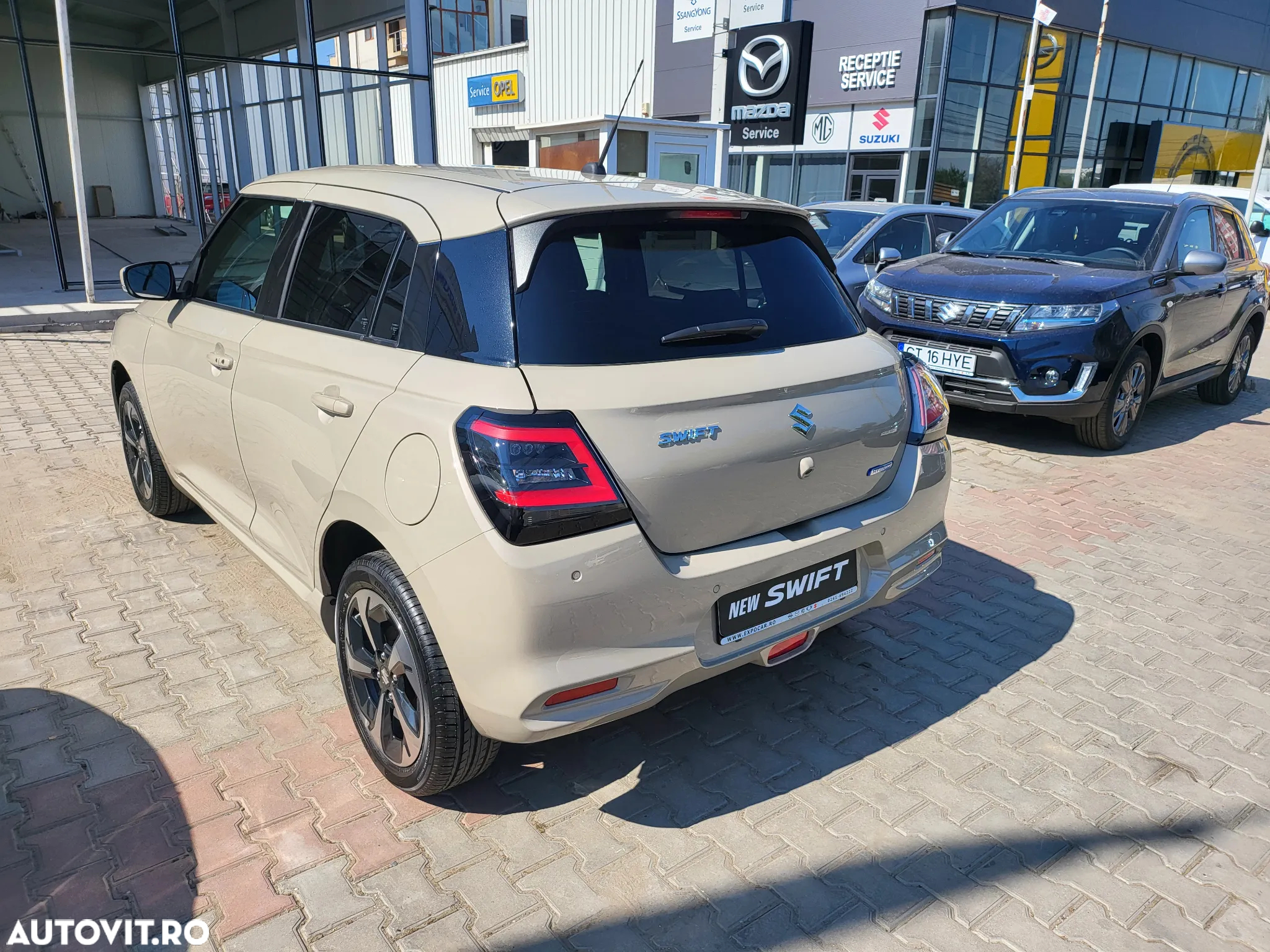 Suzuki Swift 1.2 Dualjet 12V AllGrip MHEV Spirit - 6