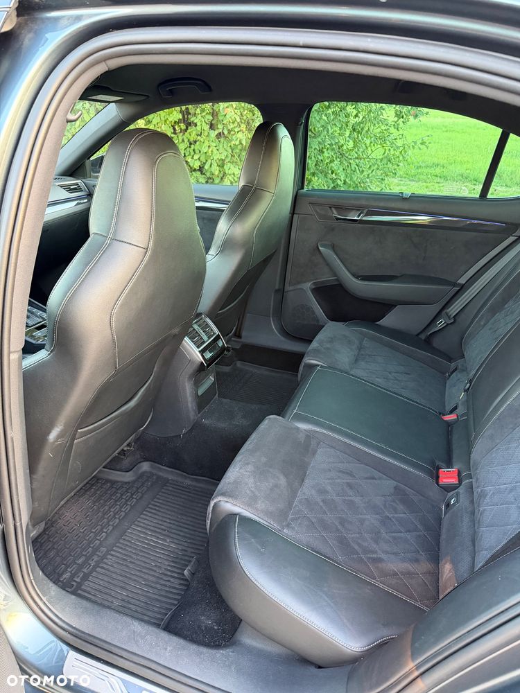 Skoda Superb 2.0 TSI Sportline DSG - 24