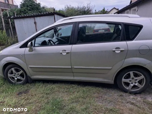 Toyota Corolla Verso 2.2 D-4D Prestige 7os - 9