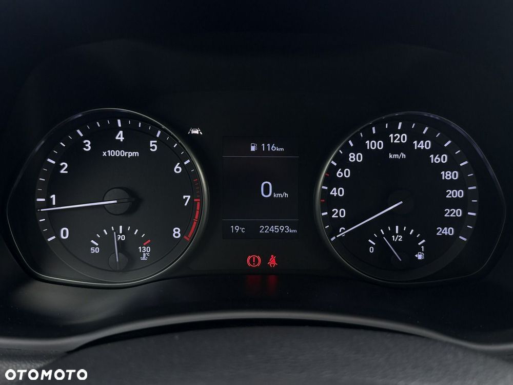 Hyundai i30 1.5 DPI Classic + - 21