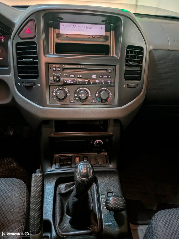 Mitsubishi Pajero 3.2 DI-D GLS - 15
