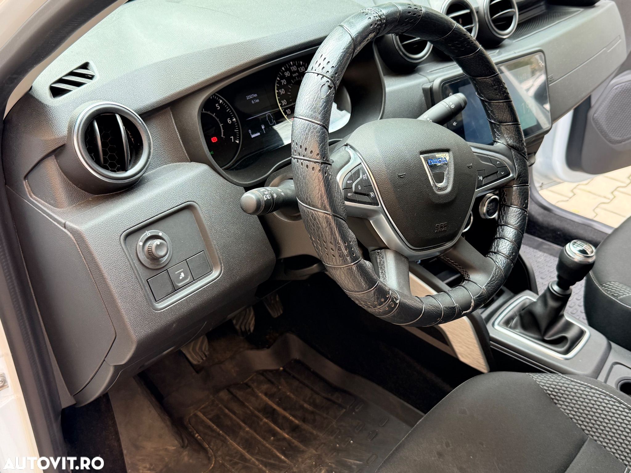 Dacia Duster TCe 130 GPF Prestige jante 17" - 12