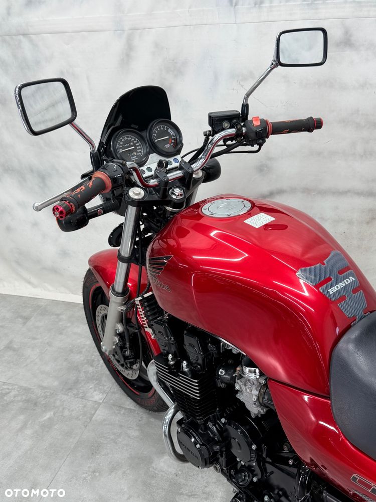 Honda CB - 16
