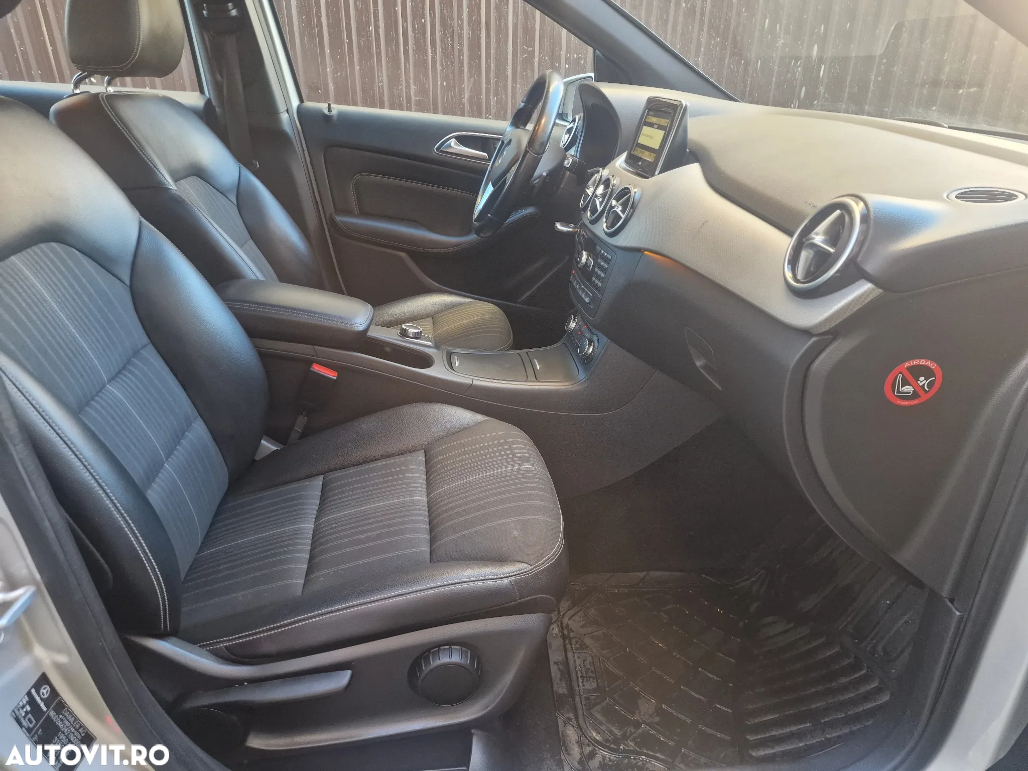 Mercedes-Benz B 180 (BlueEFFICIENCY) 7G-DCT - 12