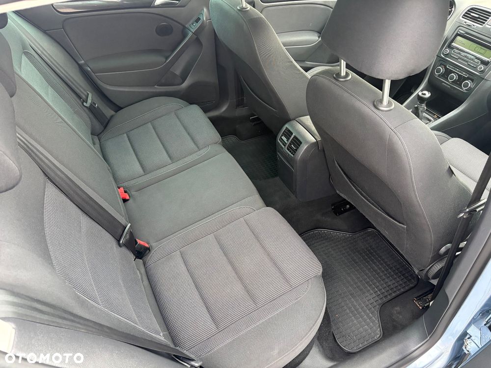 Volkswagen Golf - 32