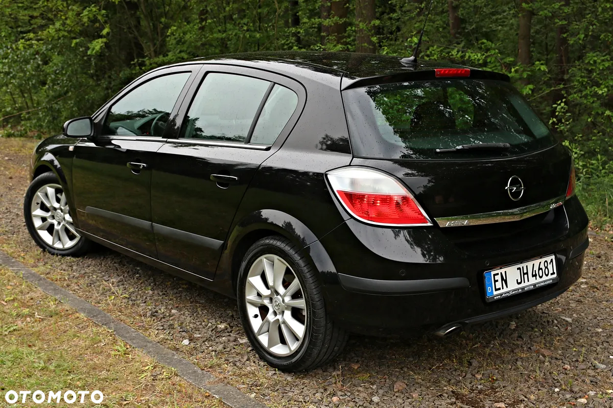Opel Astra 2.0 Turbo Sport - 25