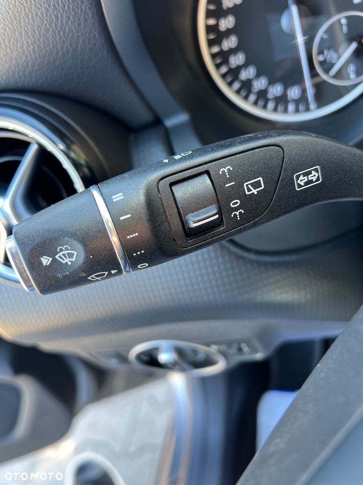 Mercedes-Benz Klasa A 180 (BlueEFFICIENCY) Style - 36