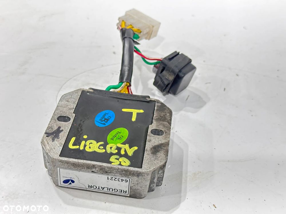 Regulator napięcia Piaggio Liberty 50 16-22r. - 2