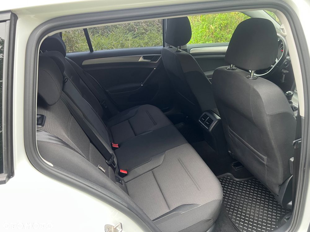 Volkswagen Golf VII 1.6 TDI BMT Comfortline - 10