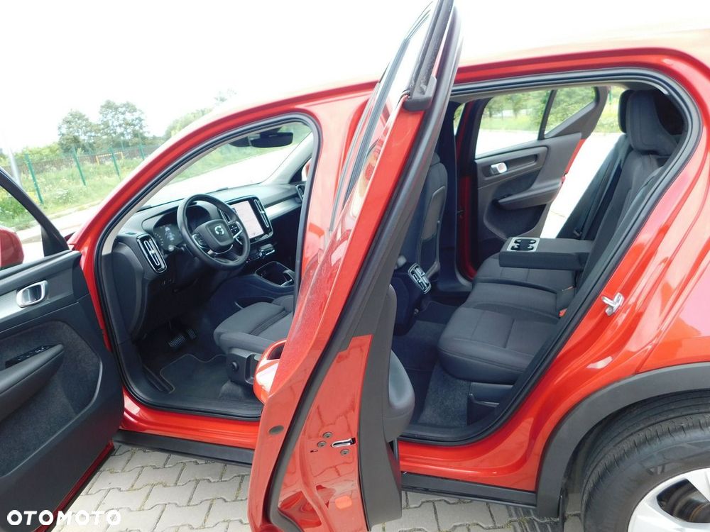Volvo XC 40 T3 Geartronic Momentum Pro - 14
