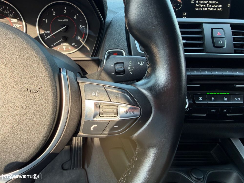 BMW 118 d Pack M - 32