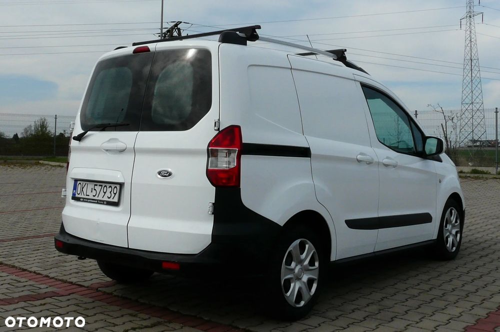 Ford Transit Courier - 7