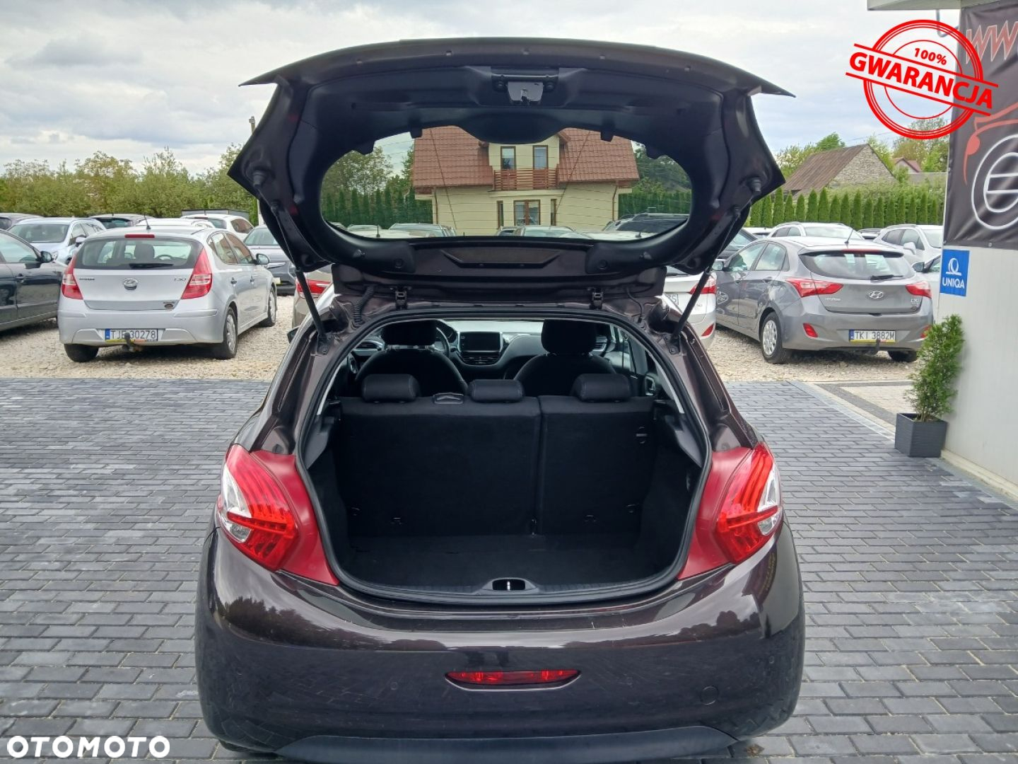 Peugeot 208 - 35