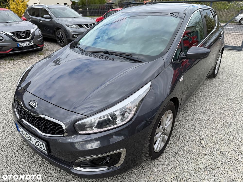 Kia Ceed 1.6 CRDi 136 ISG Dream-Team Edition - 9