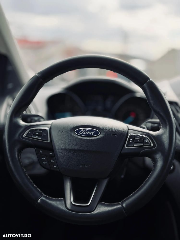 Ford Kuga 2.0 TDCi 4x4 Aut. Vignale - 17