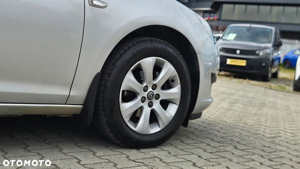 Opel Astra 1.6 Enjoy - 19