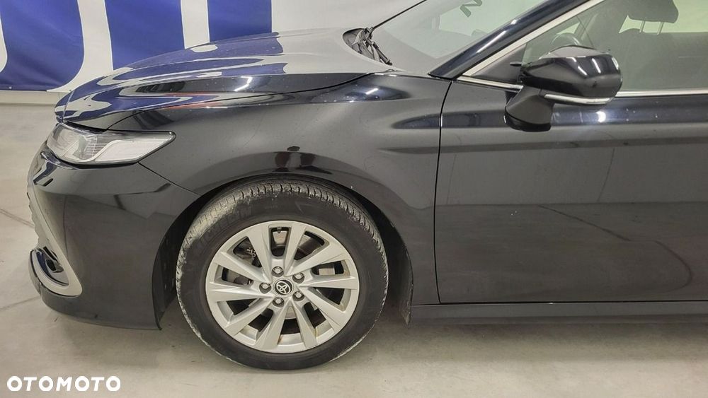 Toyota Camry - 10