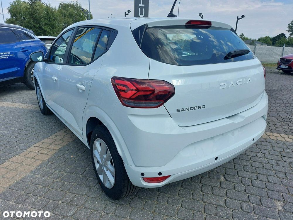 Dacia Sandero - 4