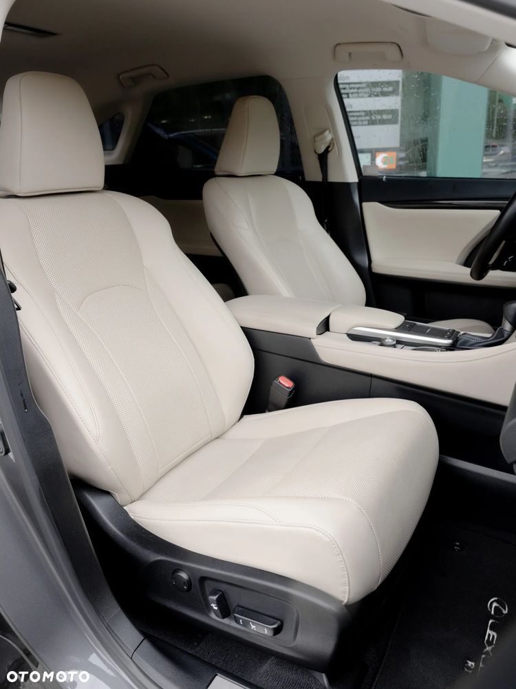 Lexus RX 450h Business Edition - 16