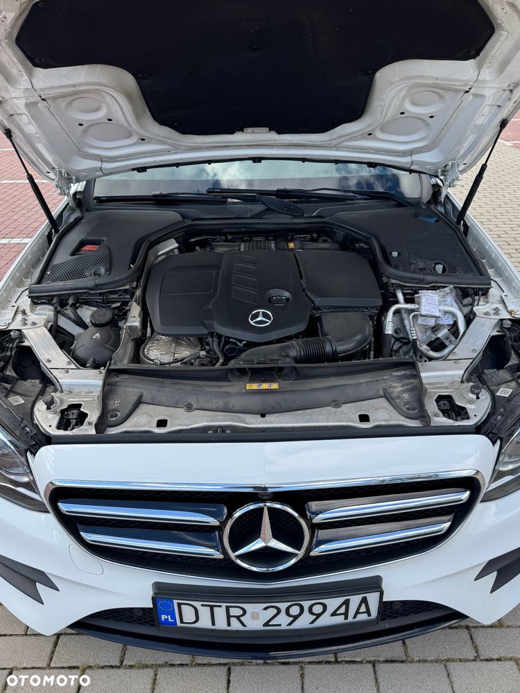 Mercedes-Benz Klasa E 220 d 4-Matic Business Edition 9G-TRONIC - 14