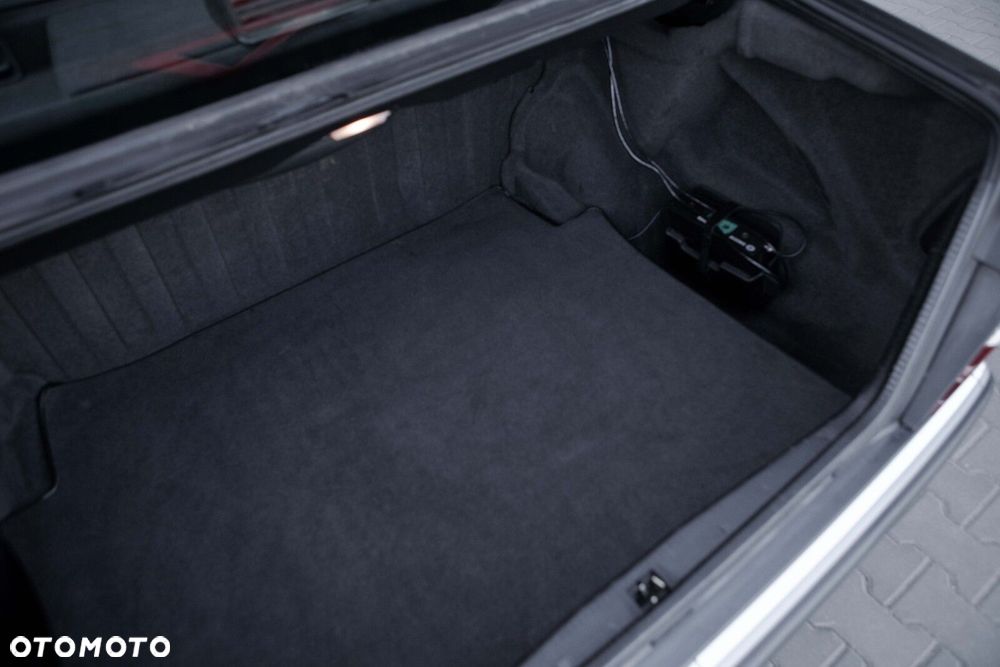 Mercedes-Benz W124 (1984-1993) - 34