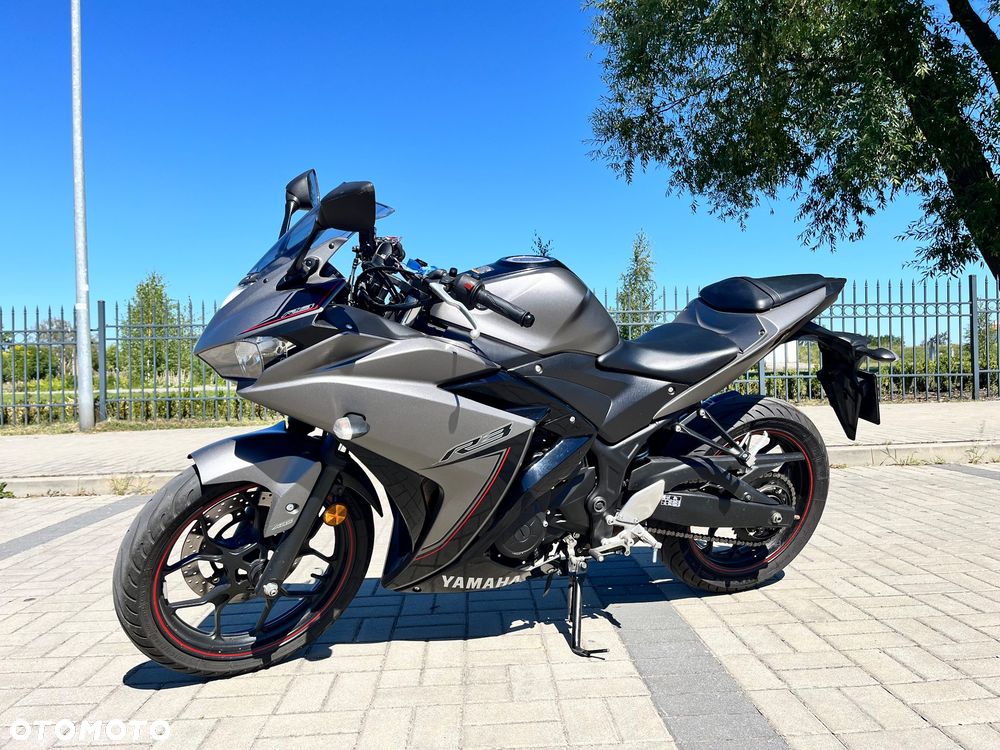 Yamaha YZF - 4