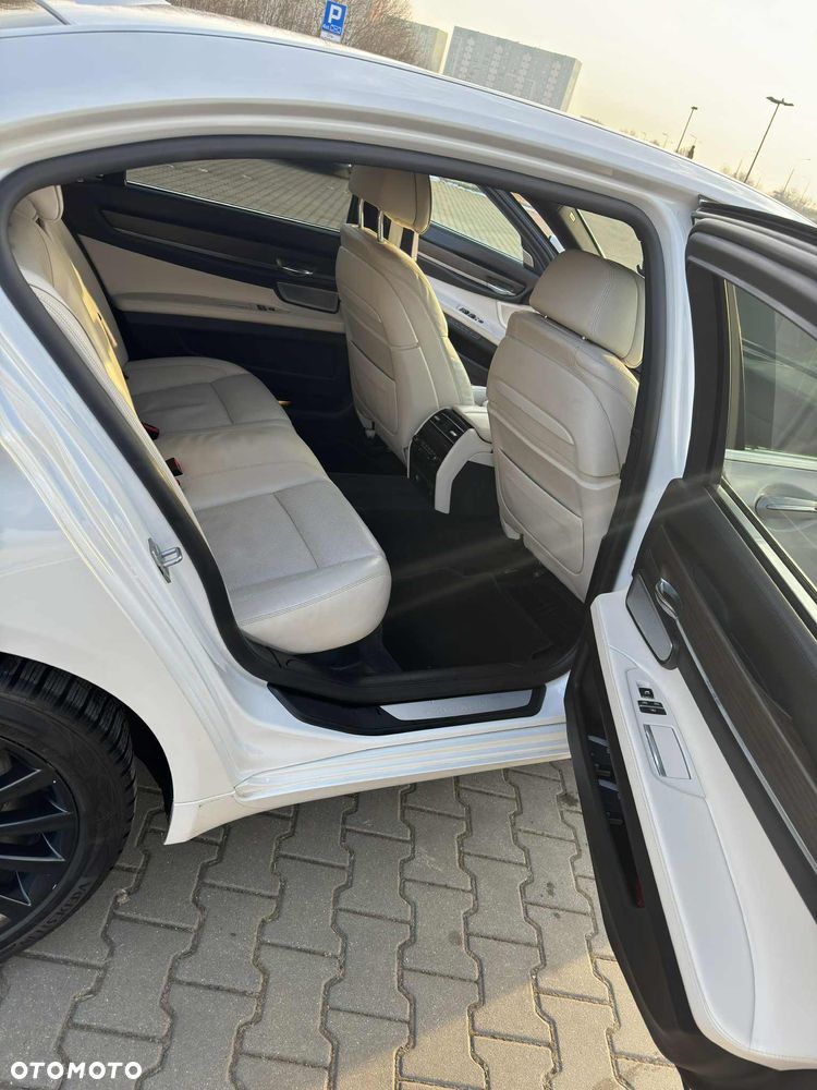 BMW Seria 7 - 10