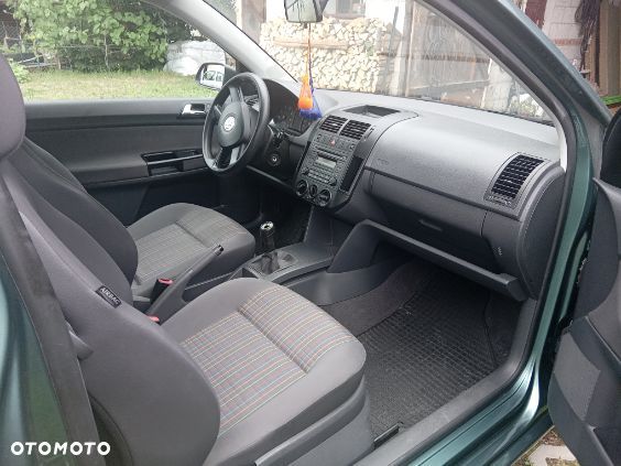 Volkswagen Polo 1.4 16V Basis - 1