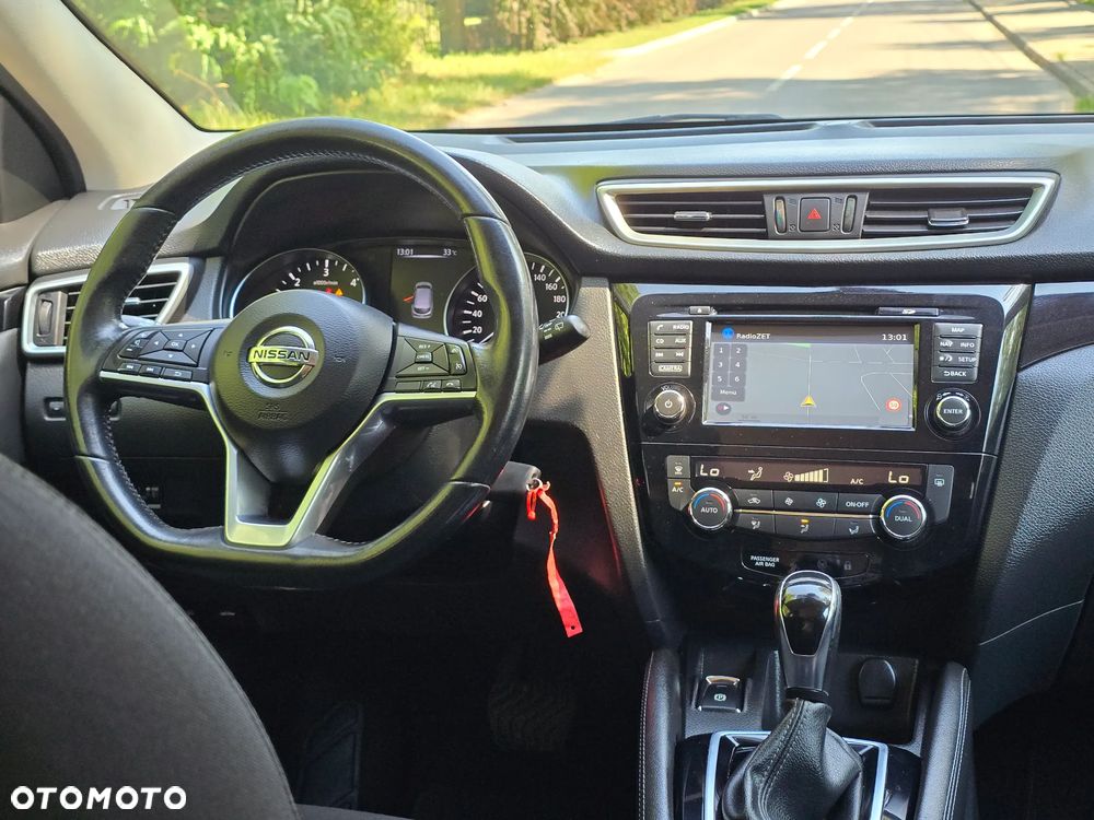 Nissan Qashqai 1.6 DCi Xtronic TEKNA - 26