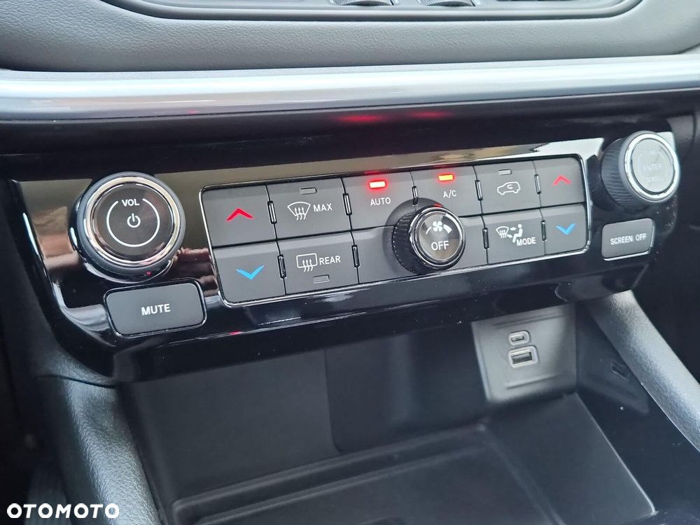 Jeep Compass - 22