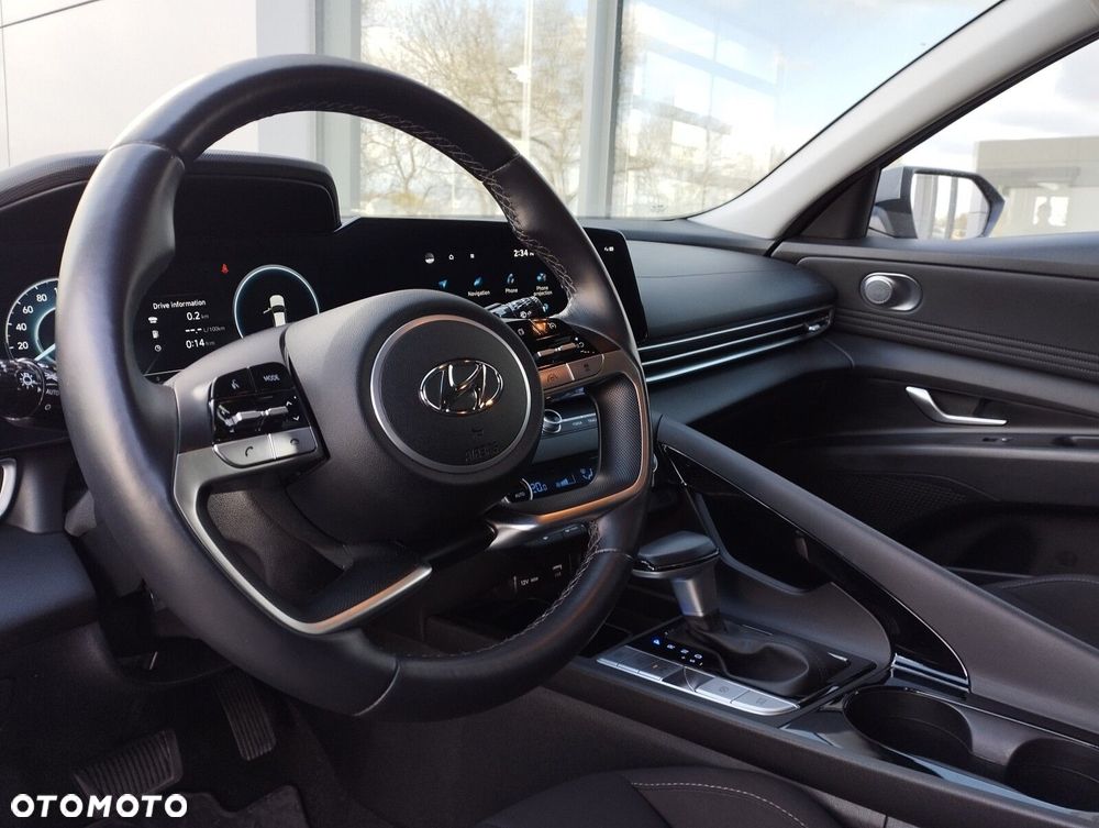 Hyundai Elantra 1.6 Executive CVT - 7