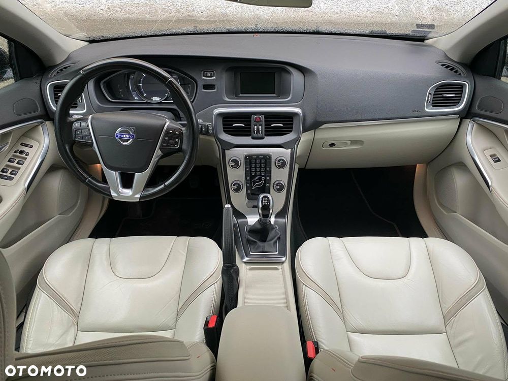 Volvo V40 D3 Ocean Race - 14