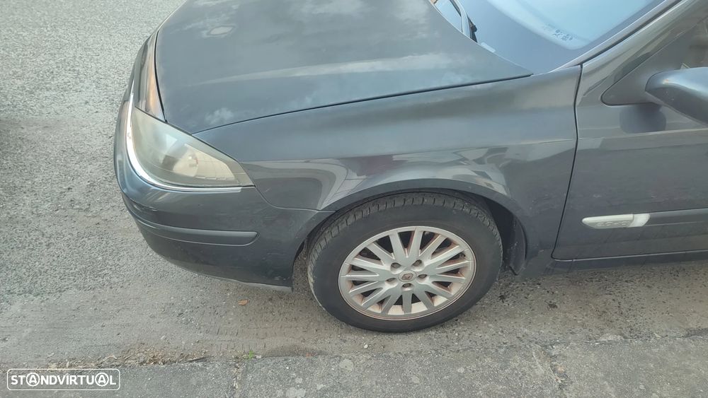 Renault Laguna Break 2.0 dCi FAP Initiale - 19