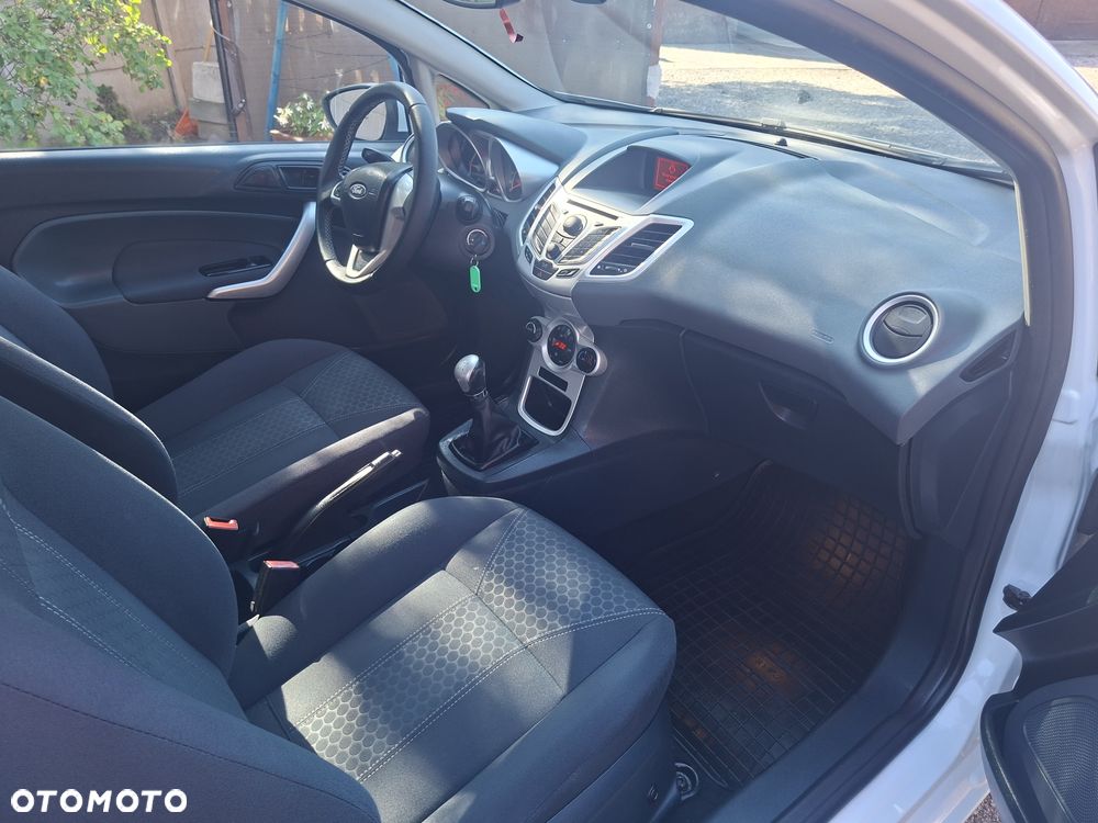 Ford Fiesta 1.25 Ambiente - 11