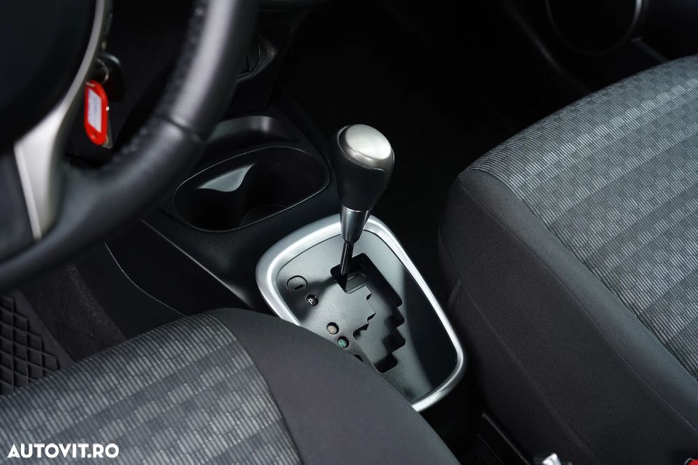 Toyota Yaris 1.33 VVT-i Multidrive S Life - 10