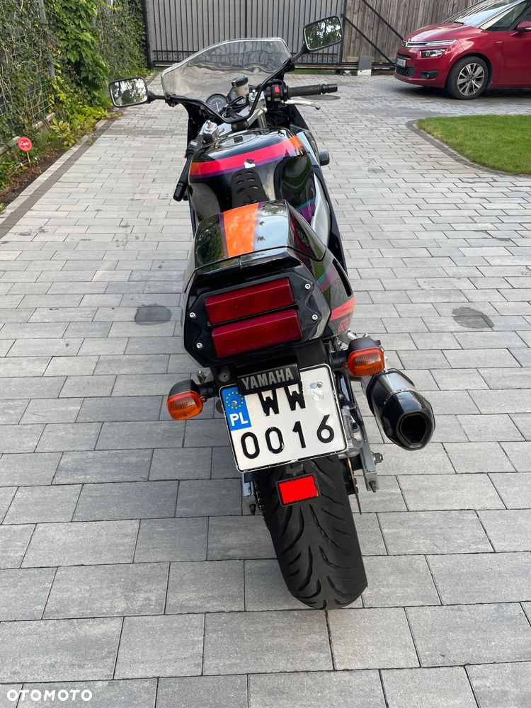 Yamaha FZR - 23