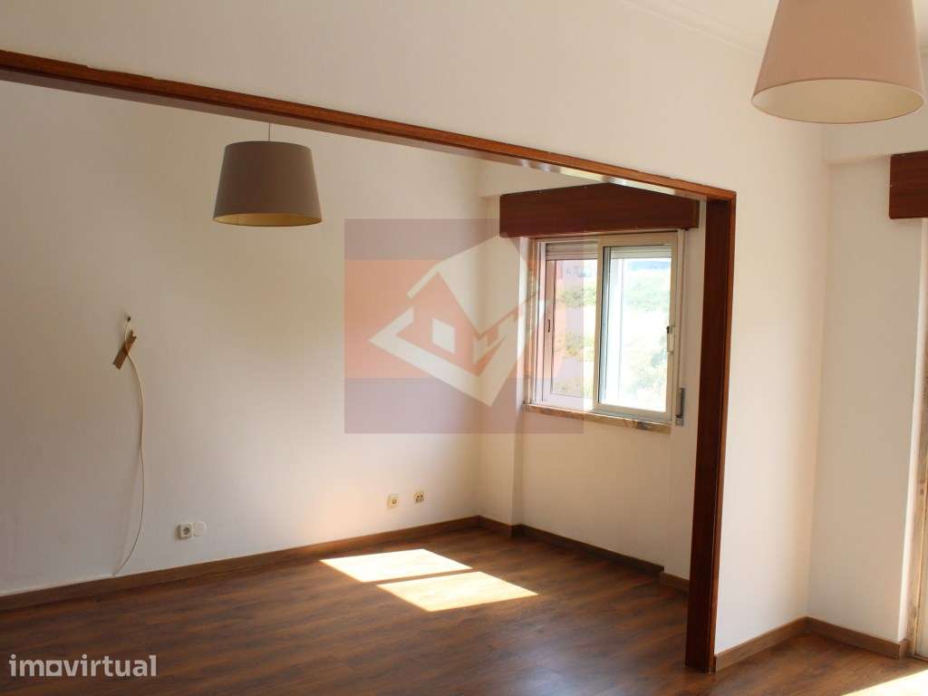 Apartamento T3 para arrendamento no Bairro São Jorge, Ramada - Grande imagem: 2/15