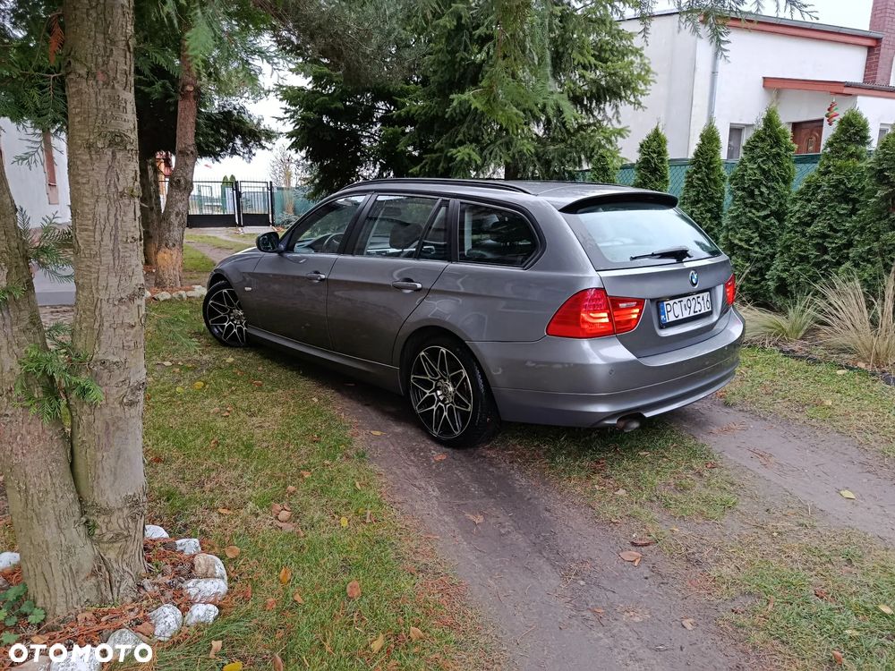 BMW Seria 3 318d DPF Edition Sport - 11