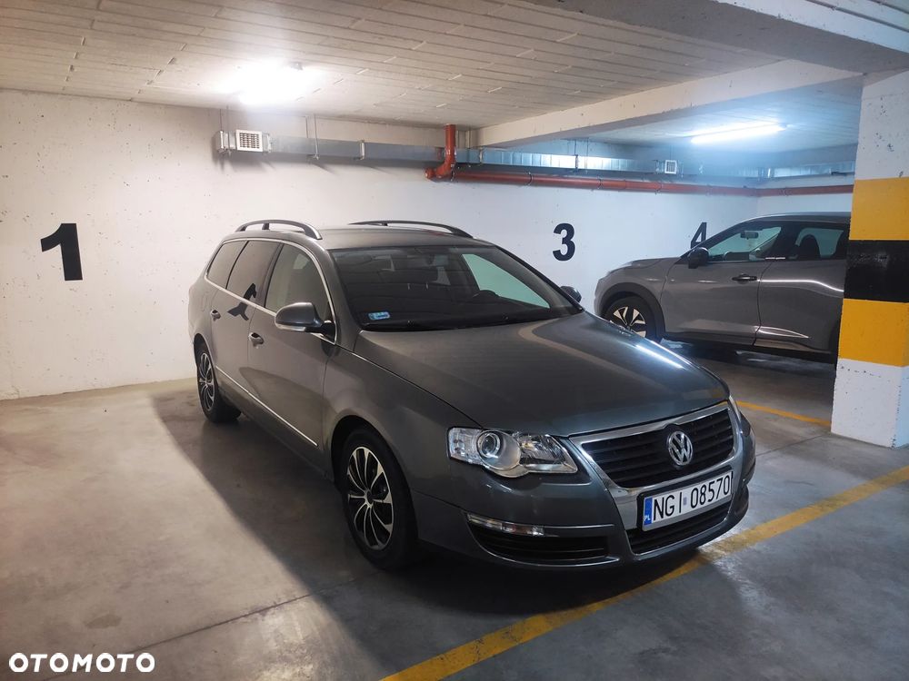 Volkswagen Passat 2.0 TDI Comfortline - 28