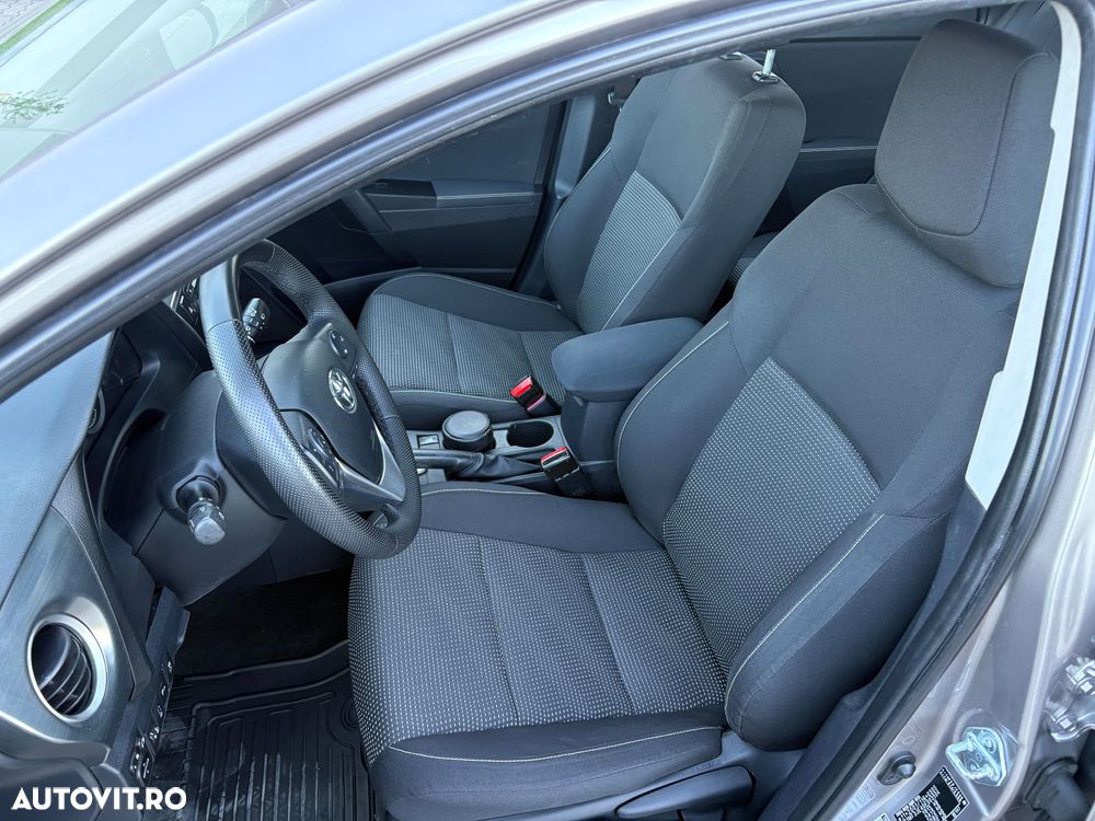 Toyota Auris 2.0 D-4D Edition - 6
