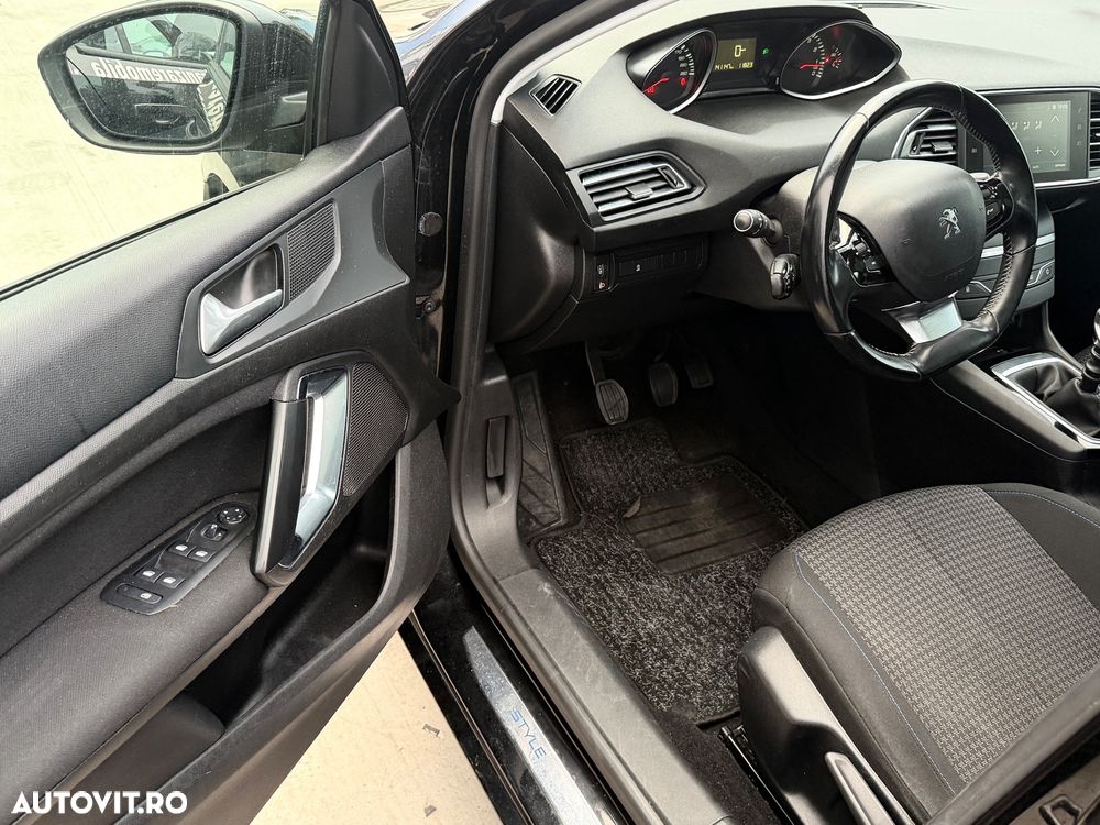Peugeot 308 PureTech 130 GPF Stop & Start Style - 8
