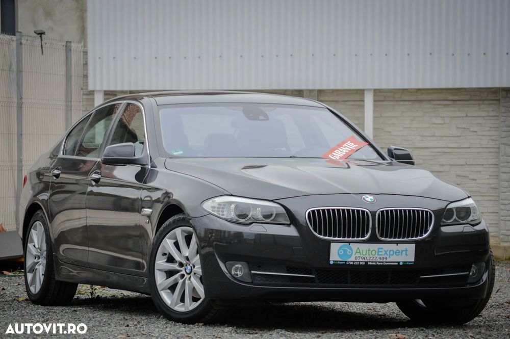 BMW Seria 5 520i Aut. Luxury Line - 12