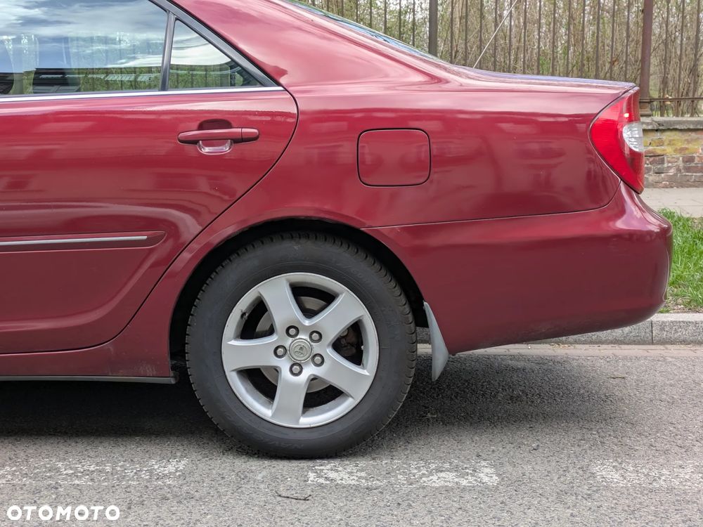 Toyota Camry 3.0 V6 - 7