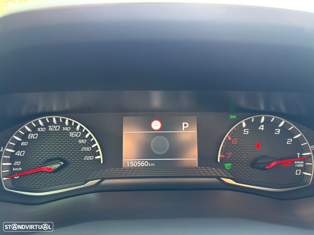 Peugeot 2008 1.2 PureTech Allure EAT8 - 11