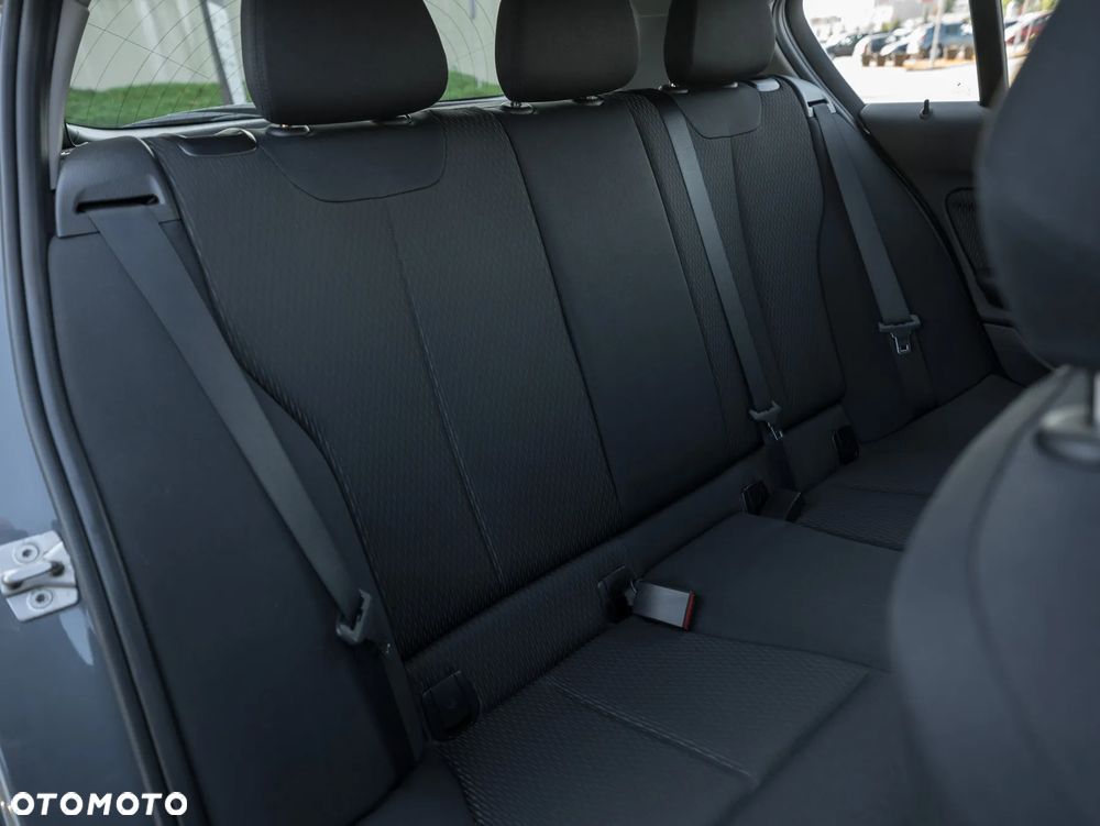 BMW Seria 1 116d Sport Line - 32