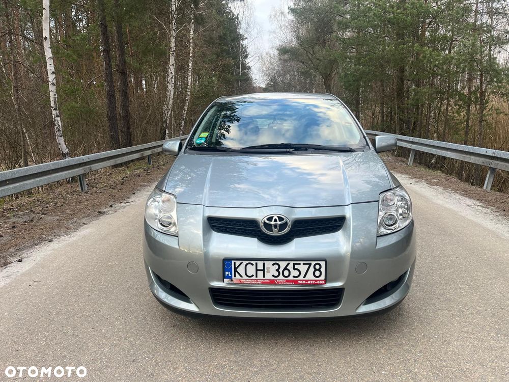 Toyota Auris 1.6 Executive - 1