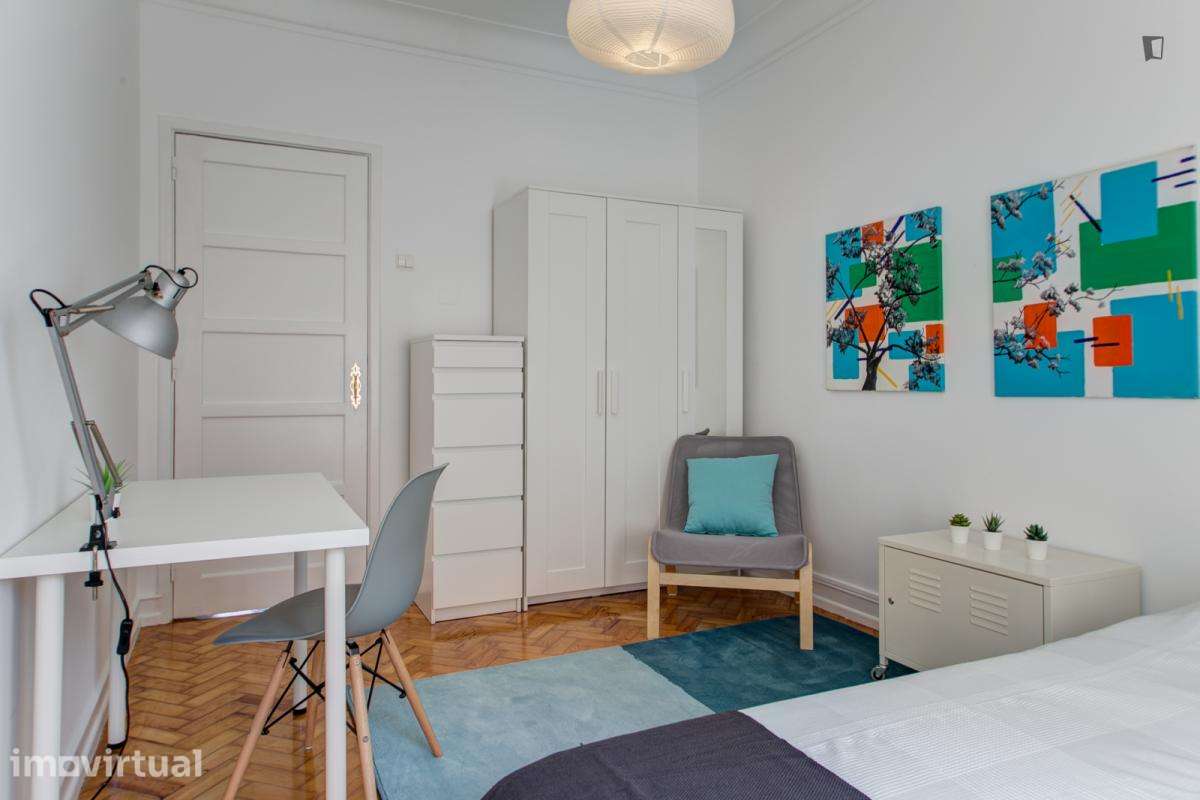 Quarto - localizado em São Sebastião Lisbon - Grande imagem: 5/15
