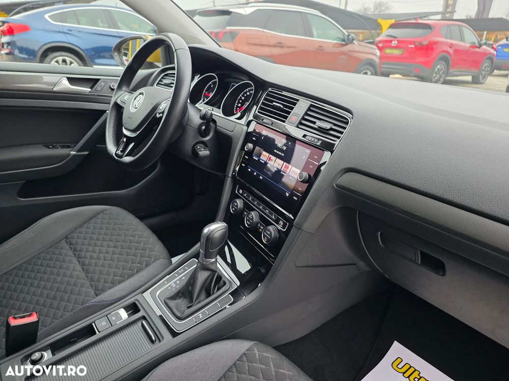 Volkswagen Golf - 13